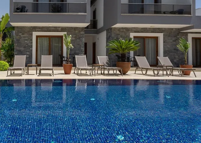 Apartahotel Maye 4*